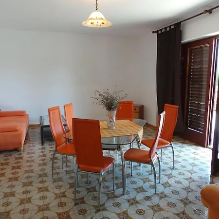 In Umag/istrien 33650 Apartman